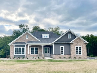 25 Classic Hills Dr, Lewisburg, PA 17837