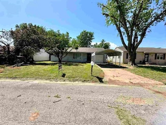 227 Urbana Dr, Blackwell, OK 74631