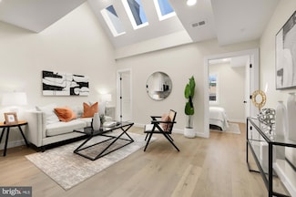 2639 41st St NW Unit 6, Washington, DC 20007