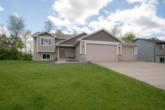 6261 209th St N, Forest Lake, MN 55025