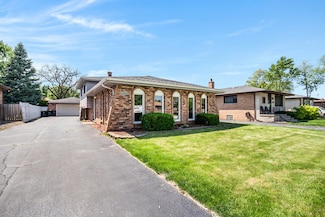 17844 Dekker St, Lansing, IL 60438