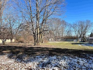 59186 Lower Dr, Jefferson Township, IN 46528