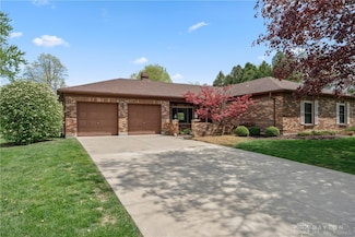 702 Tealwood Dr, Beavercreek, OH 45430