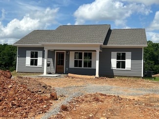 1073 Landing Ln, Adams, TN 37010