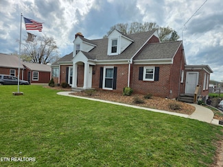 17 N Spring St, Sparta, TN 38583