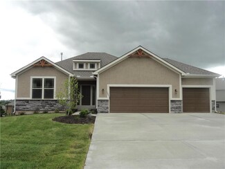 1285 Summit Ct, Lansing, KS 66043