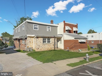 131 Saint Charles St, Drexel Hill, PA 19026