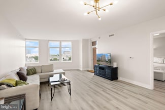 8220 Crestwood Heights Dr Unit 1210, McLean, VA 22102