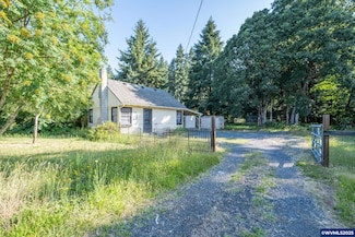 1426 Elm St, Sweet Home, OR 97386