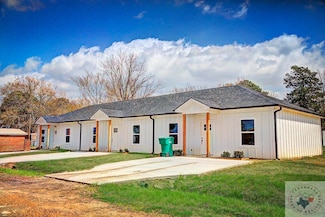 124 Blanche St, de Kalb, TX 75559