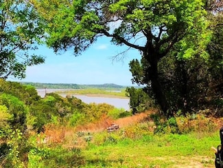 2613 Hilltop Rd, Granbury, TX 76048