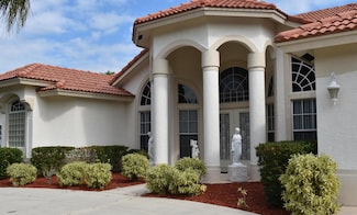 1913 SE Airoso Blvd, Port Saint Lucie, FL 34984