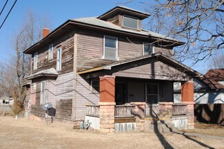 216 E Laurel St, Independence, KS 67301