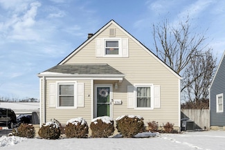 576 Chatham Rd, Columbus, OH 43214