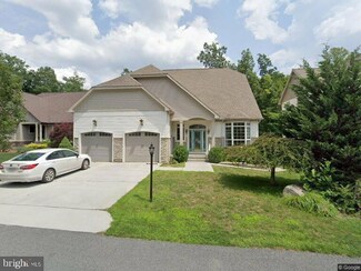 15 Round Table Ct, Morgantown, WV 26508