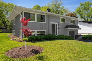 230 Elmwood Dr, Naperville, IL 60540