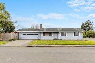 1511 Leon Ln, Arcata, CA 95521