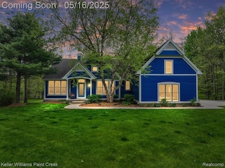 1355 W Buell Rd, Oakland, MI 48363