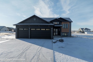84 North Ave, South Heart, ND 58655