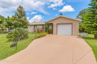 781 Aachen Ave NW, Palm Bay, FL 32907
