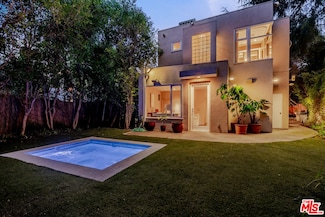 2423 E Horse Shoe Canyon Rd, Los Angeles, CA 90046