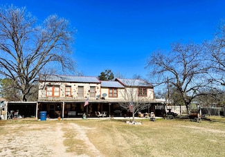 116 Mesquite St, Junction, TX 76849