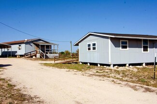 147 Lago Dr, Sandia, TX 78383