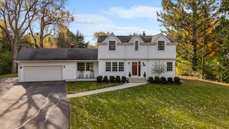 1627 W Fiesta Ln, Mequon, WI 53092