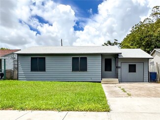 2009 Harriett Dr, Corpus Christi, TX 78416