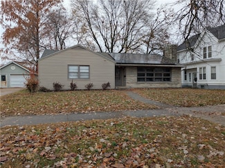 405 W Madison St, Paris, IL 61944