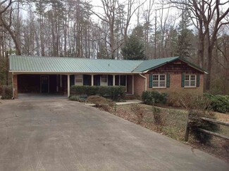 164 Martin Ln, Cowpens, SC 29330