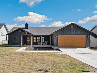 105 Peter Kleid Loop, Blanco, TX 78606