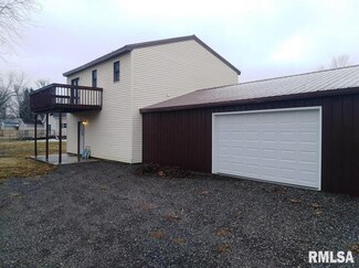 940 N Grove St, Virden, IL 62690