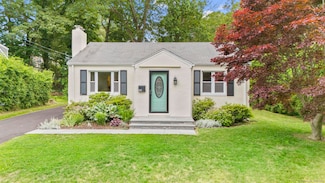 80 Holly St, Milford, CT 06460