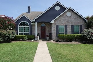 416 Sims Dr, Cedar Hill, TX 75104