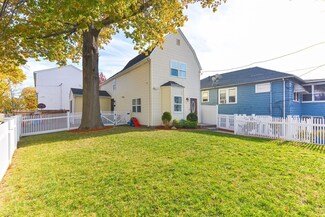 35 Francis St, Everett, MA 02149