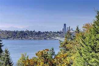 6950 SE Maker St, Mercer Island, WA 98040