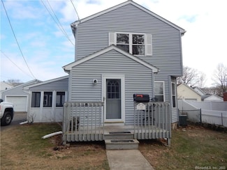 32 Cambridge Ave, Milford, CT 06460