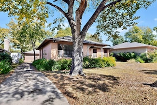 7341 Ravehill Ln, Dallas, TX 75227