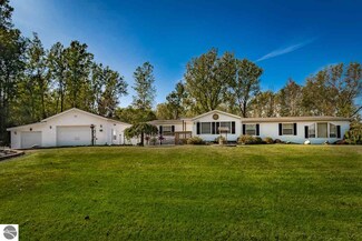 1138 9 Mile Rd, Kawkawlin, MI 48631