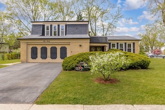 160 Camelot Way, Bolingbrook, IL 60440