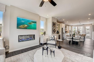 743 Hoke Ln, Davidson, NC 28036