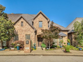 352 Saint Clair Dr, Norman, OK 73072