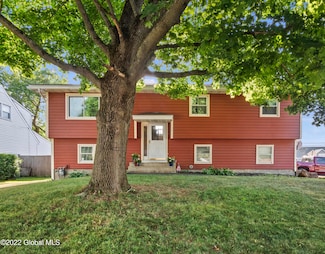 1 Pompano Dr, Troy, NY 12182