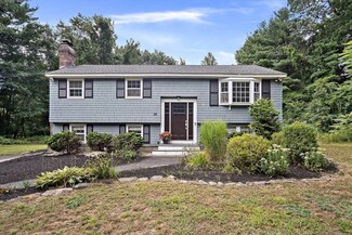 34 Christine Ave, Tyngsboro, MA 01879