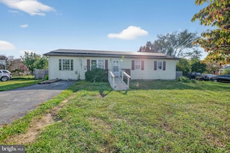 1730 Nadenbousch Ln, Inwood, WV 25428