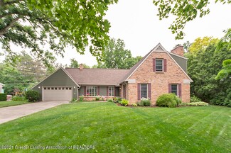 2922 N Cambridge Rd, Lansing, MI 48911