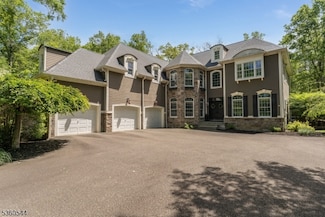 304 Hidden Meadow Ln, Hampton, NJ 08827