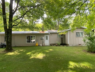 872 S Ransom Rd, White Cloud, MI 49349