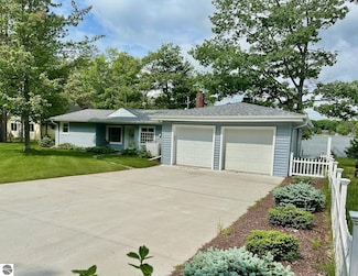 3732 E Cedar Lake Dr, Greenbush, MI 48738